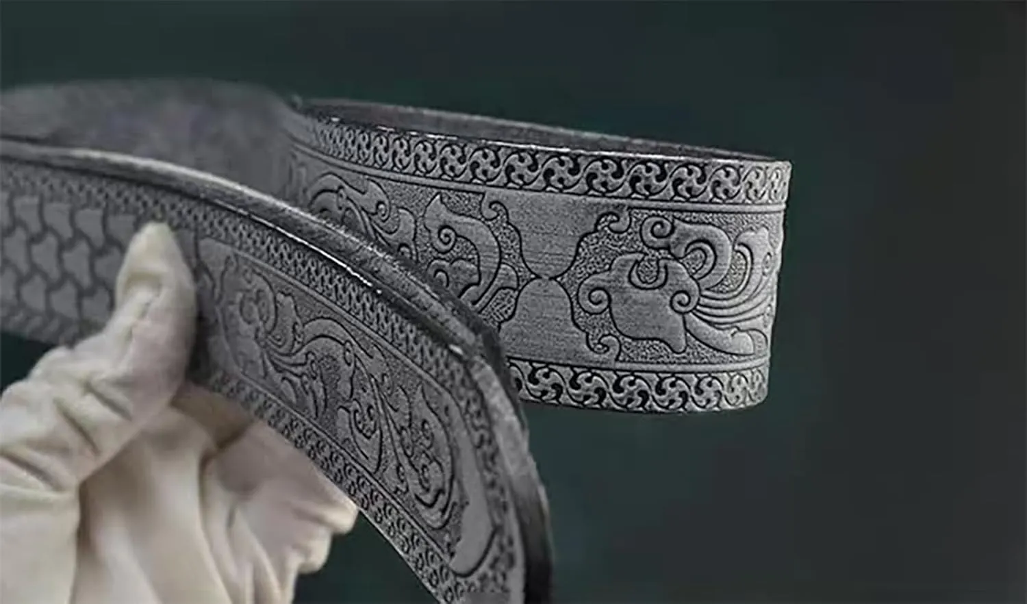 Men's Belts Genuine Leather Men Belt Handmade Carving Mens Belt No Holes Business Men's Belt 1.5 in Width Belt